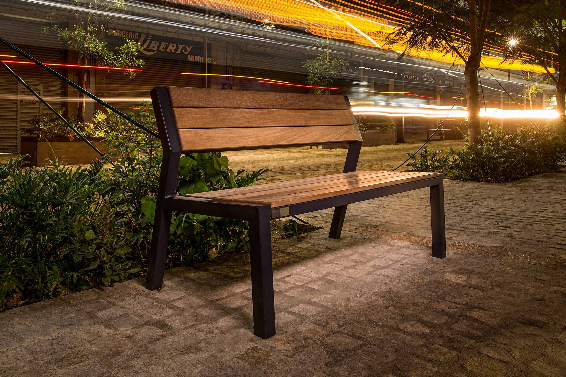 [BKT-BAN-007-MA/130/GRO] Wood Bench 007 (Carbon steel and tropical wood structure, Cold Galvanized and Polyester Paint, Dark gray, 130 cm, Without armrests)